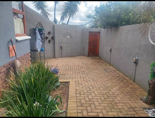 3 BEDROOM TOWNHOUSE FOR SALE IN GREENHILLS